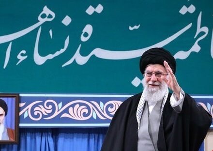 دیدار پیشکسوتان و فرماندهان دفاع مقدس با رهبر معظم انقلاب اسلامی