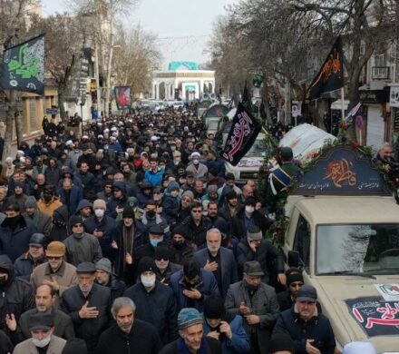 تشییع باشکوه ۱۰ شهید گمنام دوران دفاع مقدس در اردبیل
